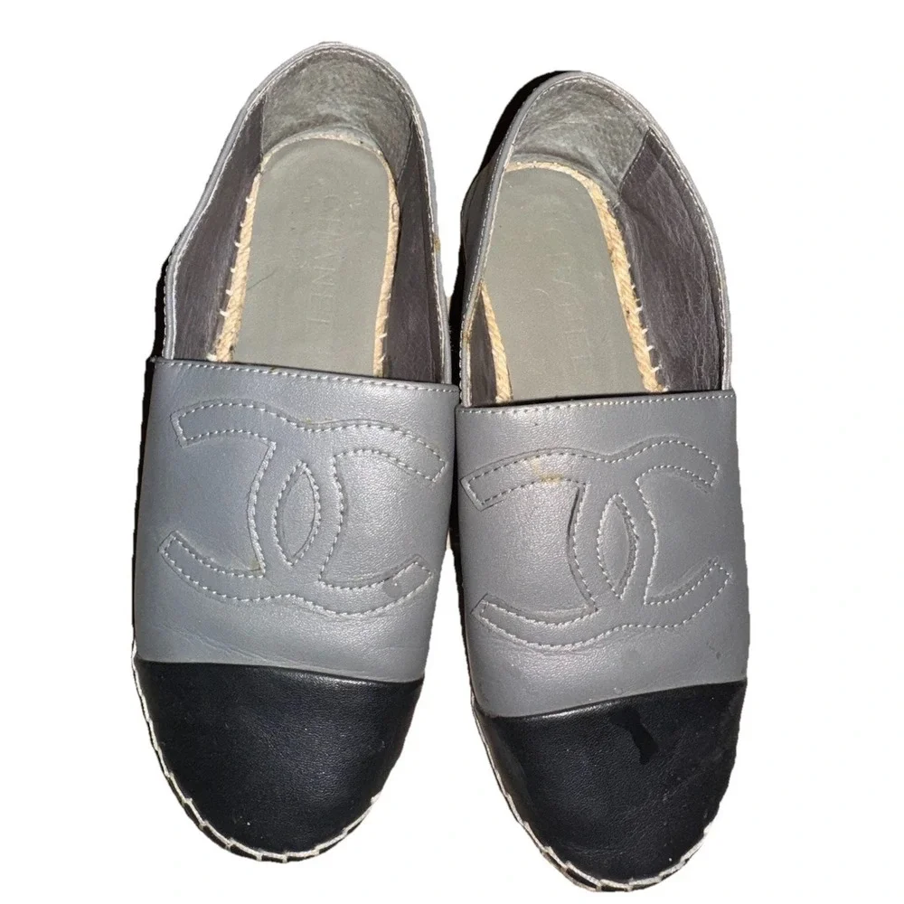 Chanel  CC Cap Toe Gray & Black Espadrilles Slip-On Shoes size 36 US 6 Lambskin